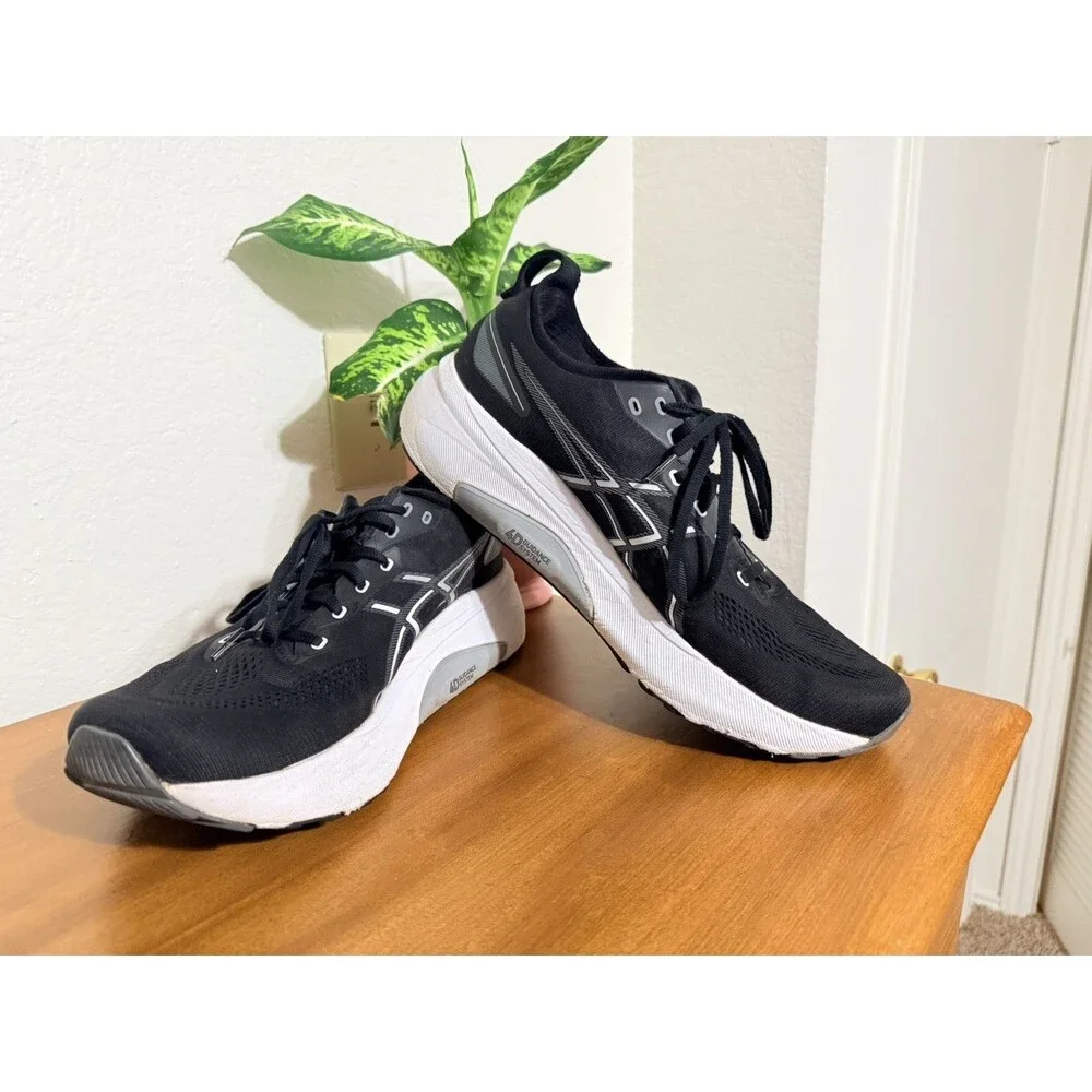 Asics Gel-Kayano 31 Mens Size 13 Black White Athletic Running Shoes Sneakers